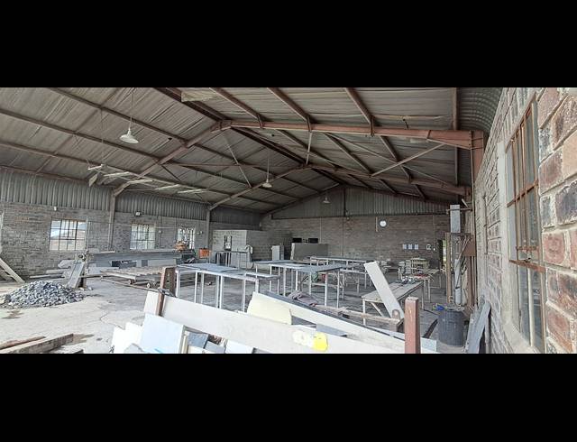 365M² MINI FACTORY FOR SALE IN RIVERSIDE